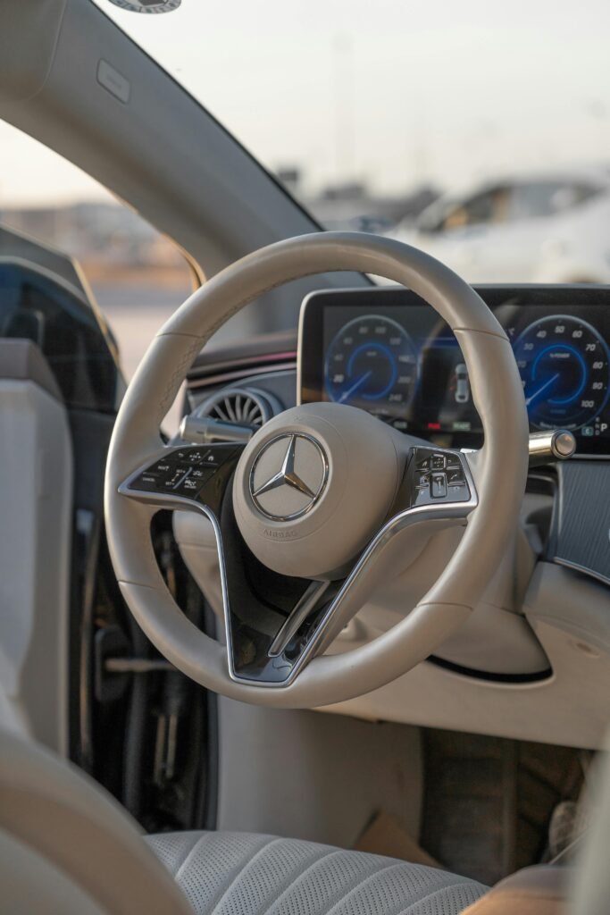 24/7 private transport service in Nice with luxury vehicles